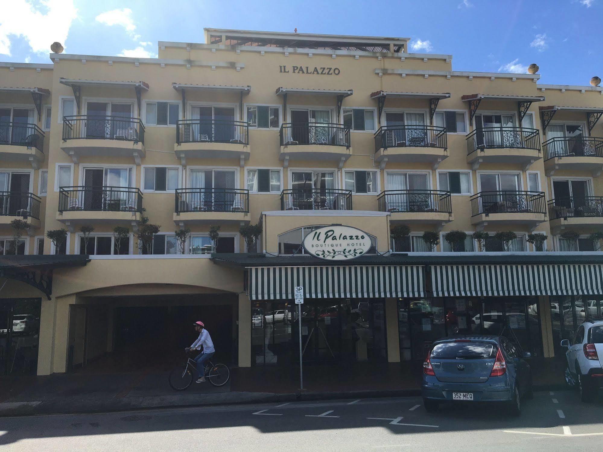Il Palazzo Holiday Apartments Cairns Exteriör bild