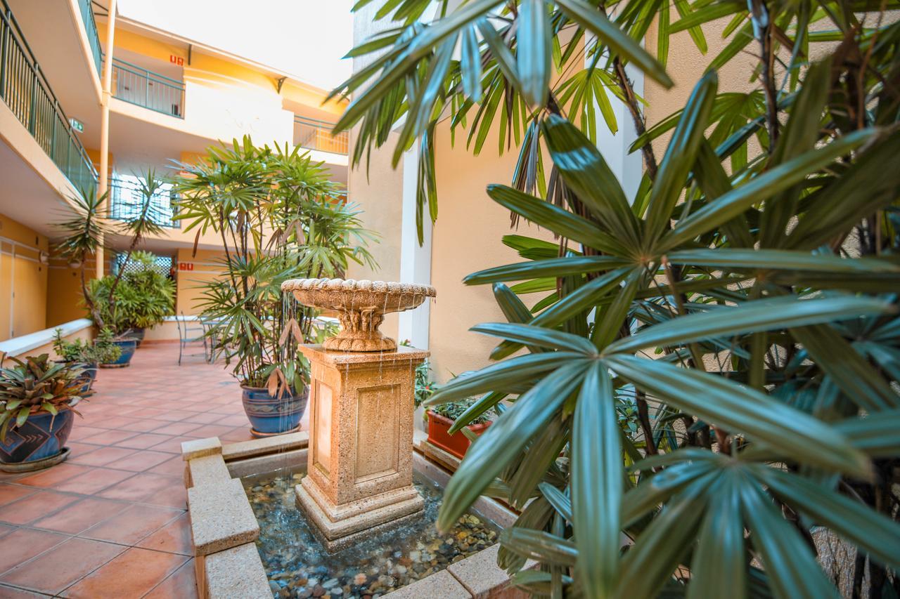 Il Palazzo Holiday Apartments Cairns Exteriör bild